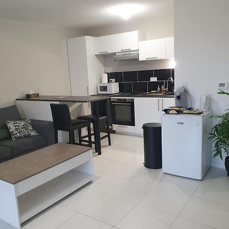Appartement A Floirac Avec 2 Chambres, Un Parking Prive, Une Terrasse, A 5 Minutes En Voiture De L'Arkea Arena De Bordeaux Εξωτερικό φωτογραφία