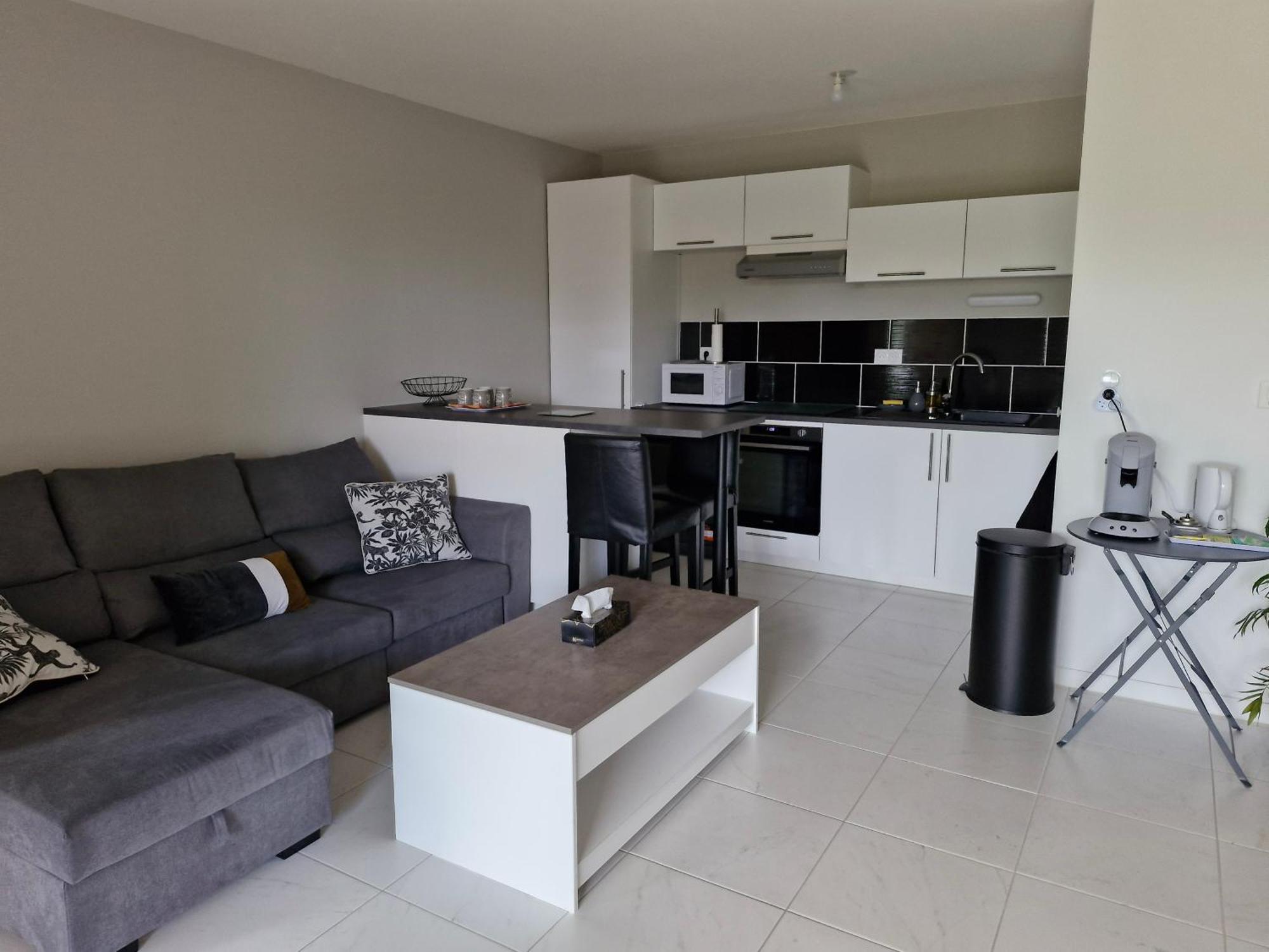 Appartement A Floirac Avec 2 Chambres, Un Parking Prive, Une Terrasse, A 5 Minutes En Voiture De L'Arkea Arena De Bordeaux Εξωτερικό φωτογραφία